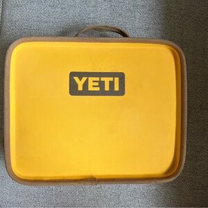 Yellow Yeti Daytrip Lunch Box